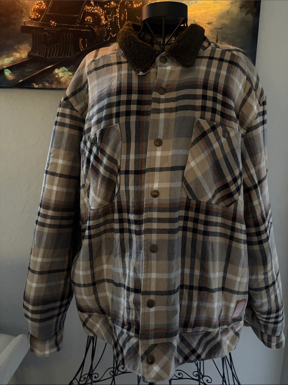 Men's Plaid Sherpa-Collar Jacket in Beige and Brown